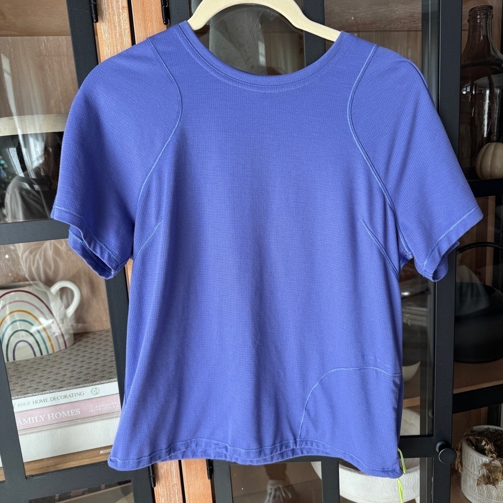 Lululemon Lightweight Cinched Hiking T-Shirt Charged Indigo zipper pocket tee